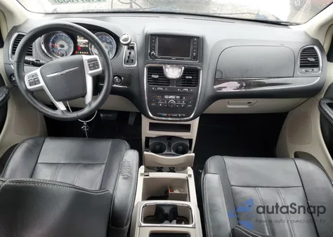 2016 Chrysler Town & Country Touring z USA, uszkodzony, nr VIN 2C4RC1BG5GR303127